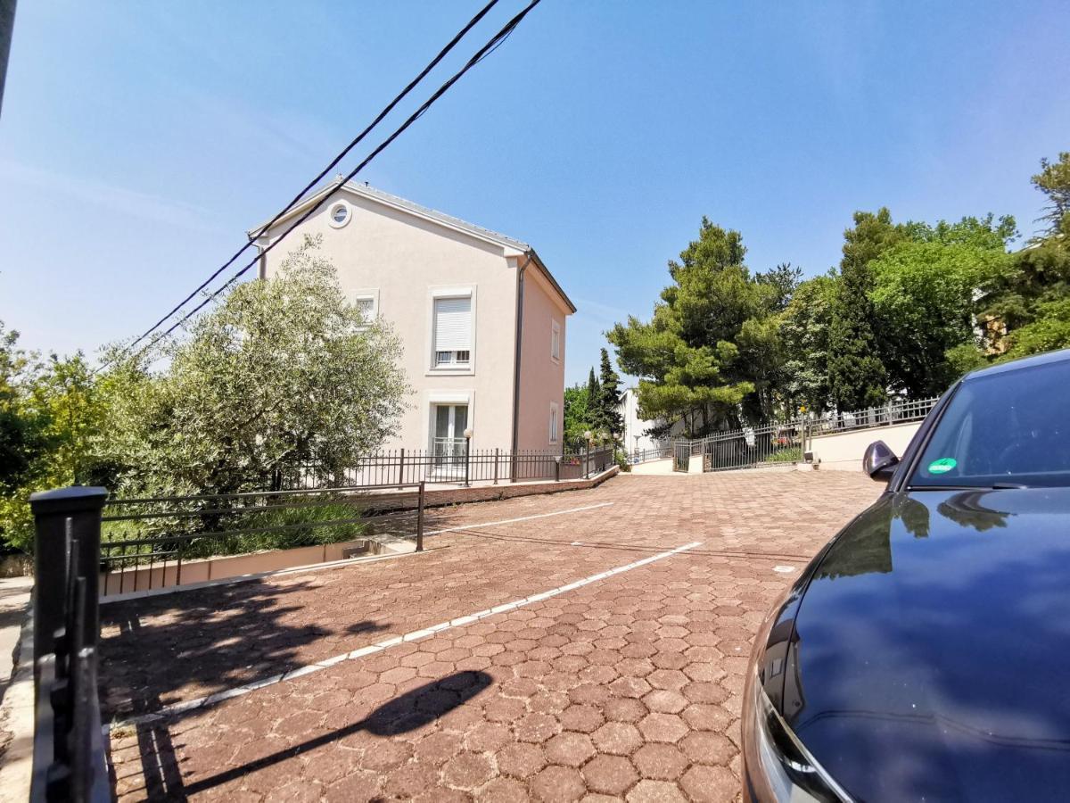 Villa Sara ツリクヴェニツァ エクステリア 写真
